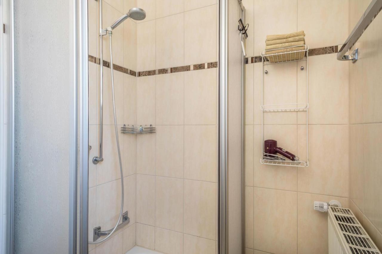 Bett Und Fruehstueck Bei Gertrud Apartment Hergensweiler