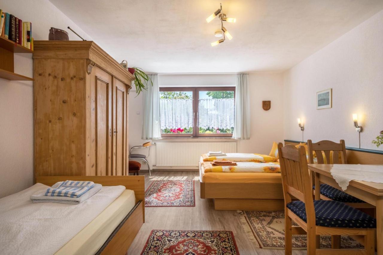 Bett Und Fruehstueck Bei Gertrud Appartement Hergensweiler